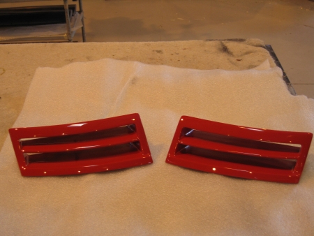 These fender vents for the 20032006 Chevrolet SSR come as a set and are 